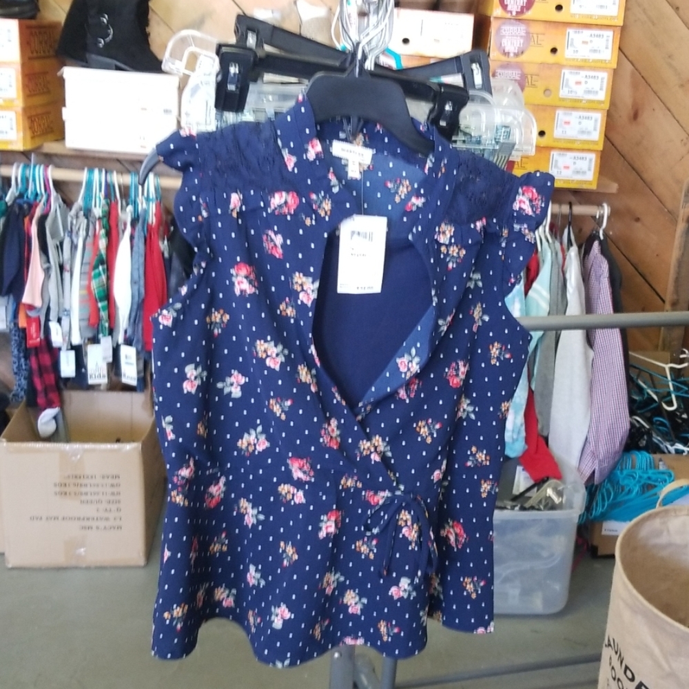Nwt girls shirt sz xl